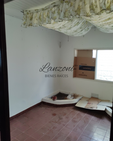 EXCELENTE INMUEBLE SOBRE COLECTORA SUR - Cód. LBR143CAS/CHA
