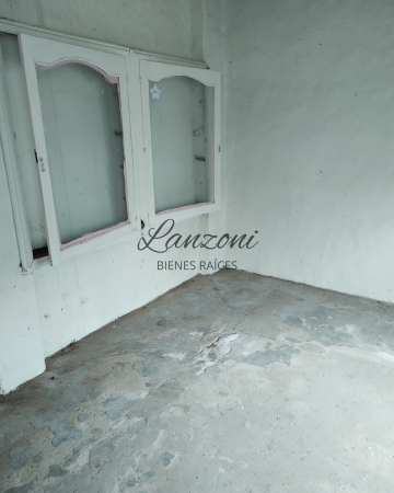 PROPIEDAD CON LOCAL COMERCIAL EN CUCULLÚ - Cód. LBR142CAS/C 