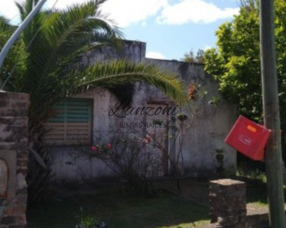 PROPIEDAD EN VENTA CON INTERESANTE AMPLITUD DE ESPACIO VERDE - Cód. LBR110CAS 