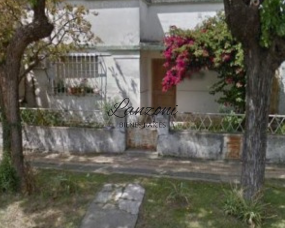 VIVIENDA EN BARRIO LANUSSE, CIUDAD DE LUJÁN - Cód. LBR11CAS