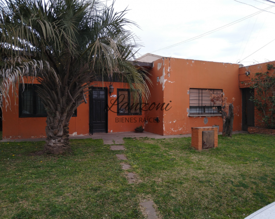 VIVIENDA UNIFAMILIAR SOBRE INTERSECCIÓN - Cód.LBR66CAS