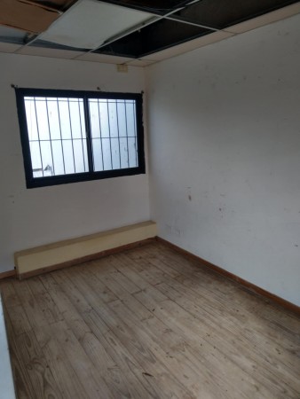 RIVADAVIA AL 700, VENTA DE IMPECABLE LOCAL COMERCIAL EN PLENO CENTRO DE LA CIUDAD - Cód. LBR84LOC
