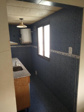 RIVADAVIA AL 700, VENTA DE IMPECABLE LOCAL COMERCIAL EN PLENO CENTRO DE LA CIUDAD - Cód. LBR84LOC